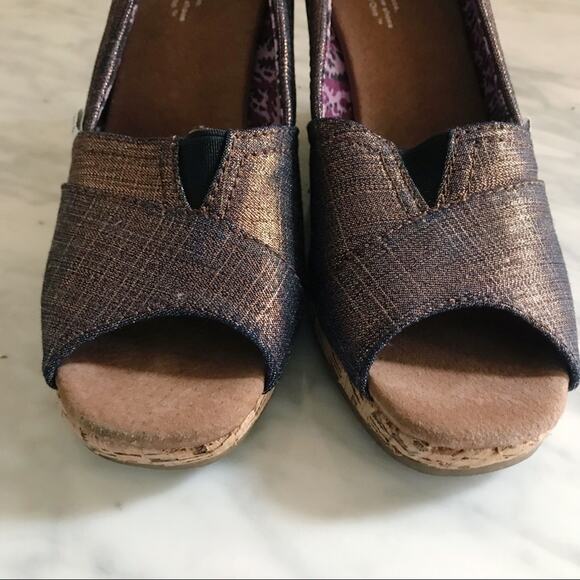 Toms Calypso Peep Toe Copper Azar Metallic Wedges Women's Size 6.5 - Picture 5 of 8